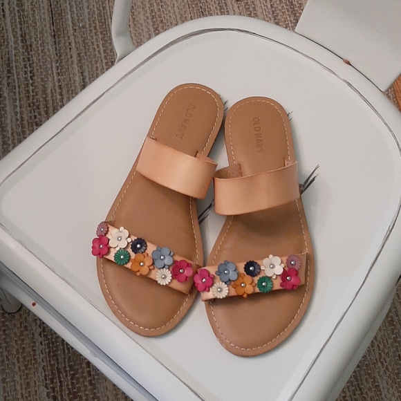 Old Navy Other - ☃️5/15$ ON slides